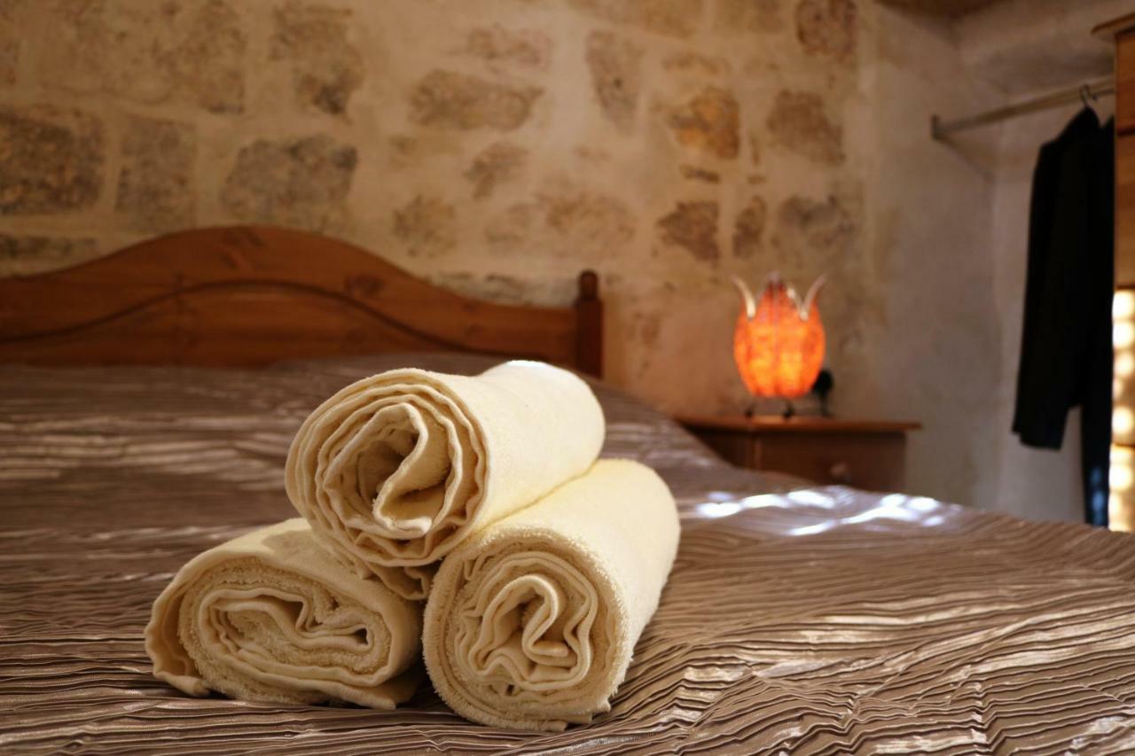 5 Minute Walk From Malta Airport Villa Gudja Exterior foto